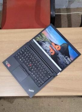 Review Laptop Lenovo ThinkPad E495 Ryzen 5